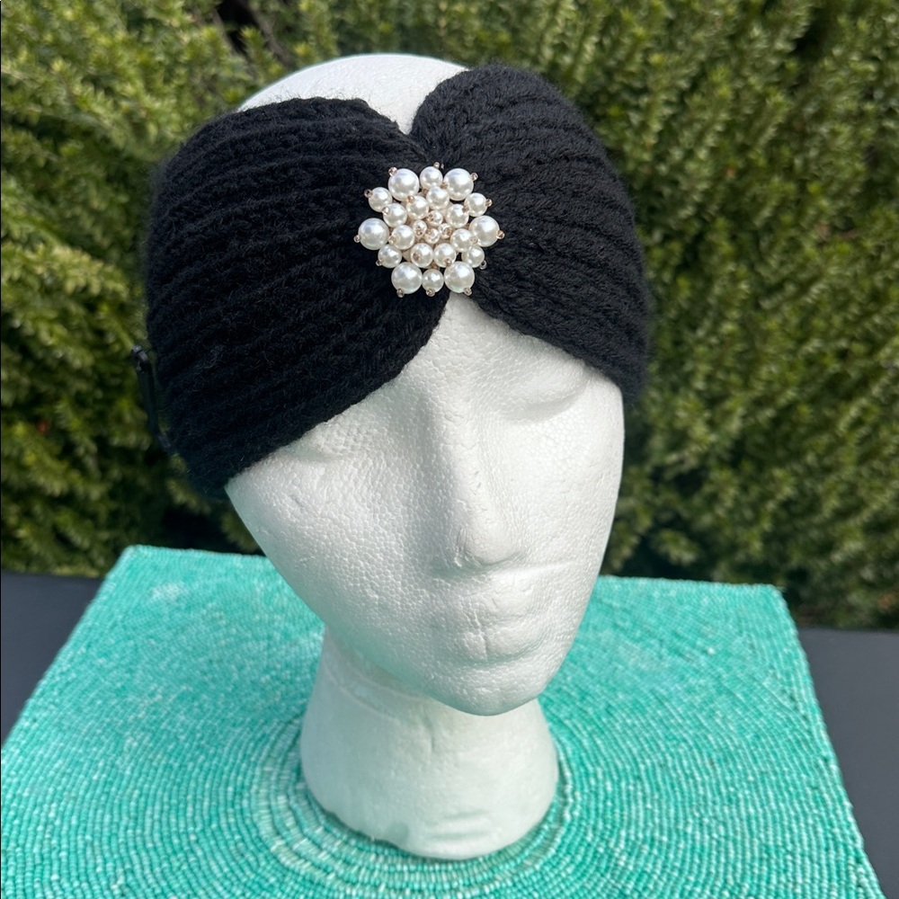 COG NEW YORK-Elegant Black Knit Headband with Pearl Accent-brand new-never used